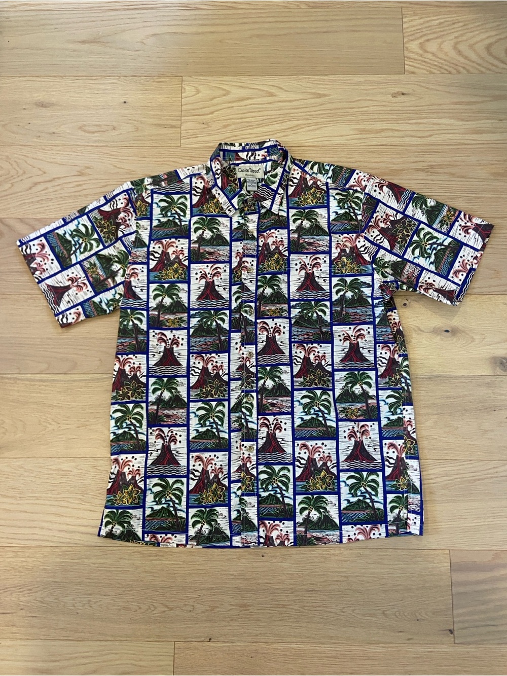 Vintage NWT Cooke Street Honolulu Tropical Patterned Button-Up Shirt Size Large